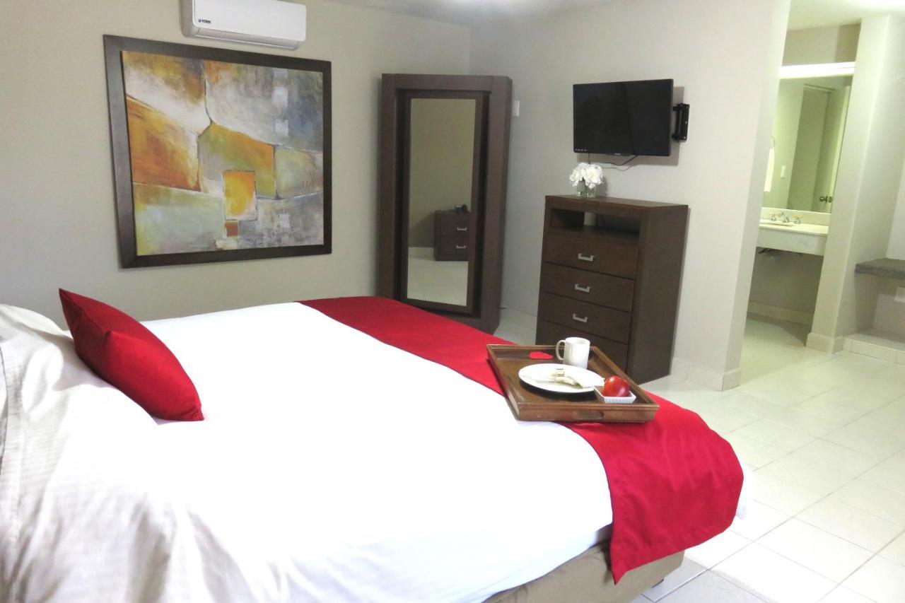 Hotel Huizache Салтильо Екстериор снимка