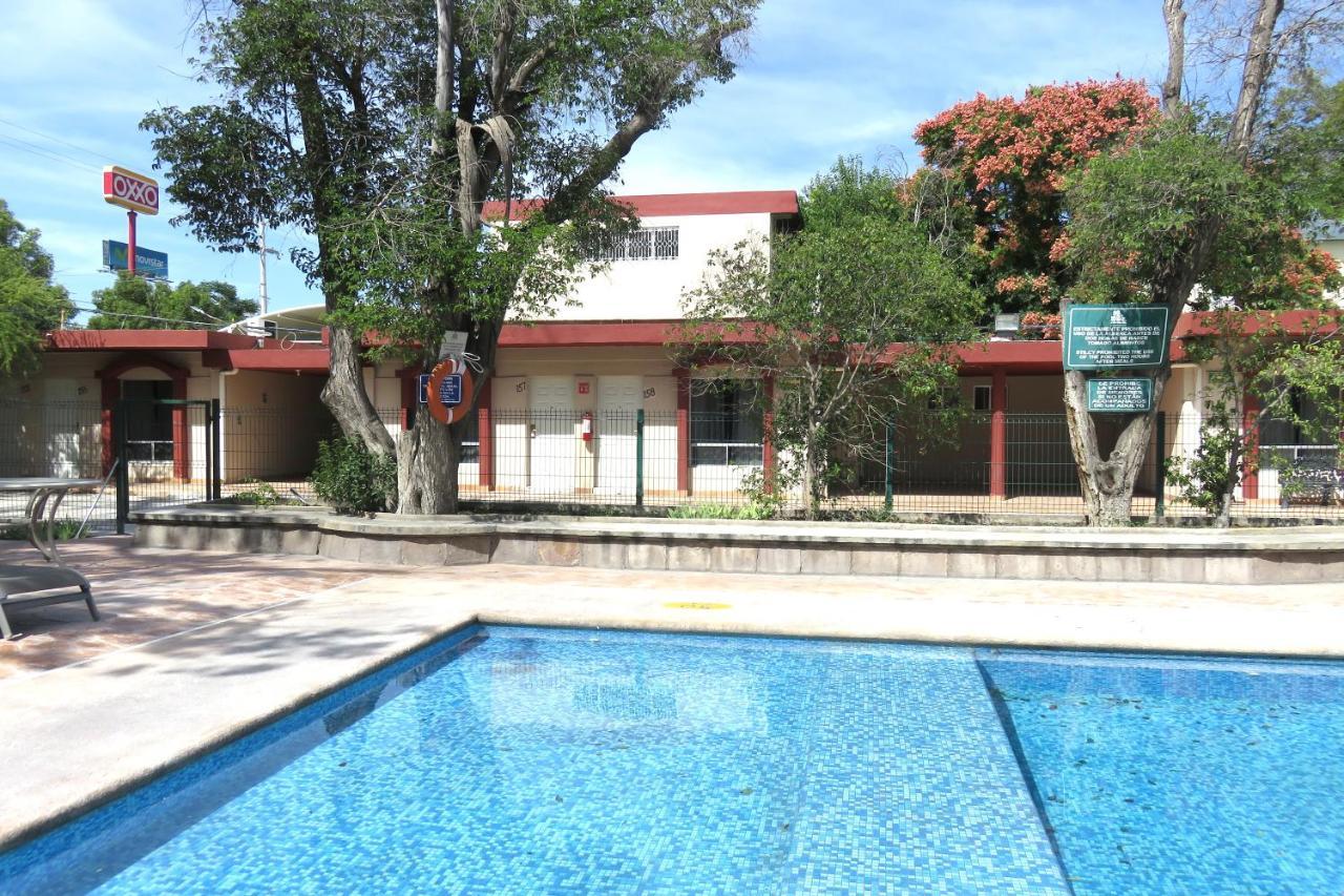 Hotel Huizache Салтильо Екстериор снимка